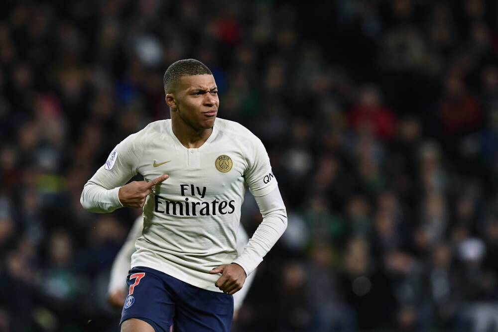 晋升“新体育”背后：传统体育向“电竞转身”，电竞往“职业化进化”丨封面电竞观察